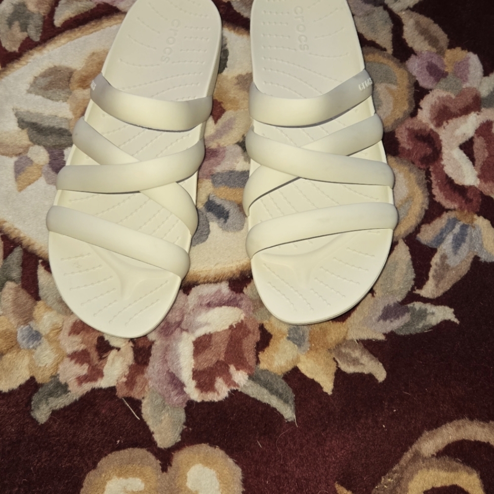 CROCS Cream Sandals Minimalist Comfort Size 7